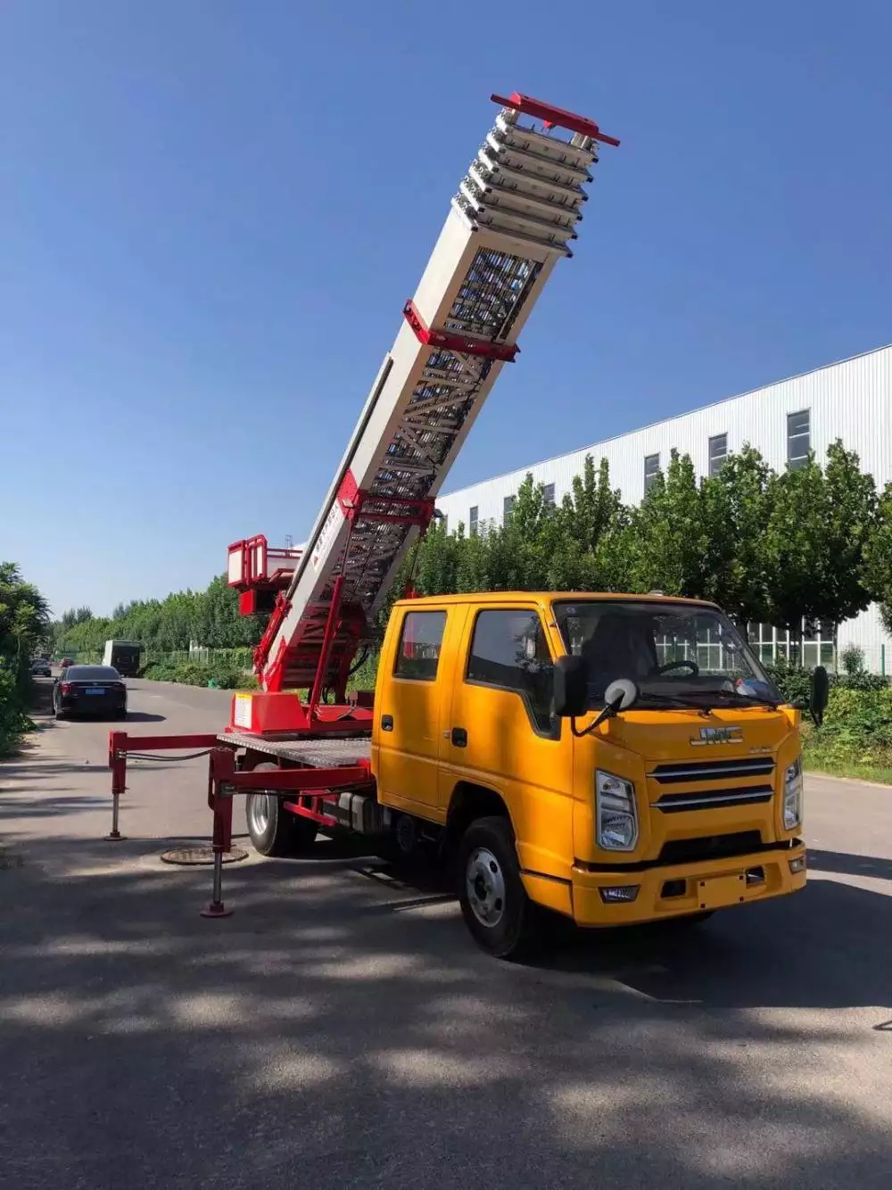 福泉附近的云梯车出租服务：轻松解决高空作业需求